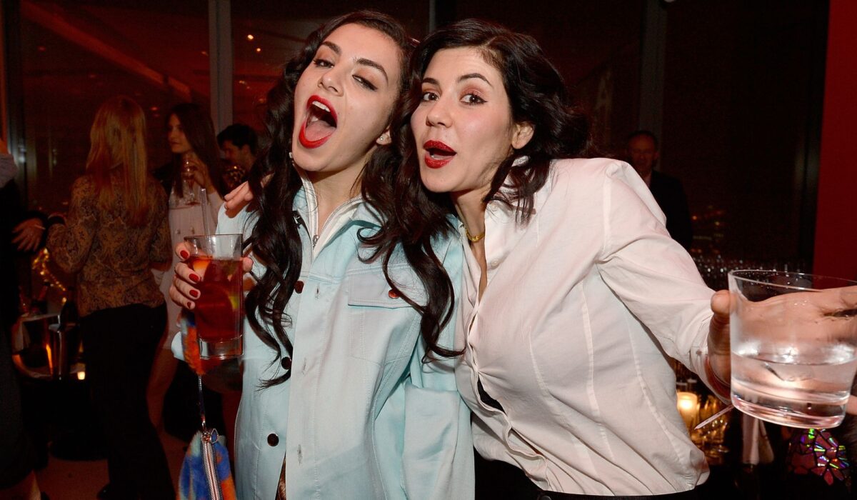 Marina Diamondis says Charli XCX feud is over and that she “absolutely deserves” ‘Brat’ success img