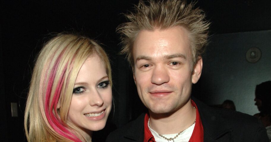 Watch Avril Lavigne reunite with ex-husband Deryck Whibley for Sum 41’s ‘In Too Deep’ at Warped Tour img